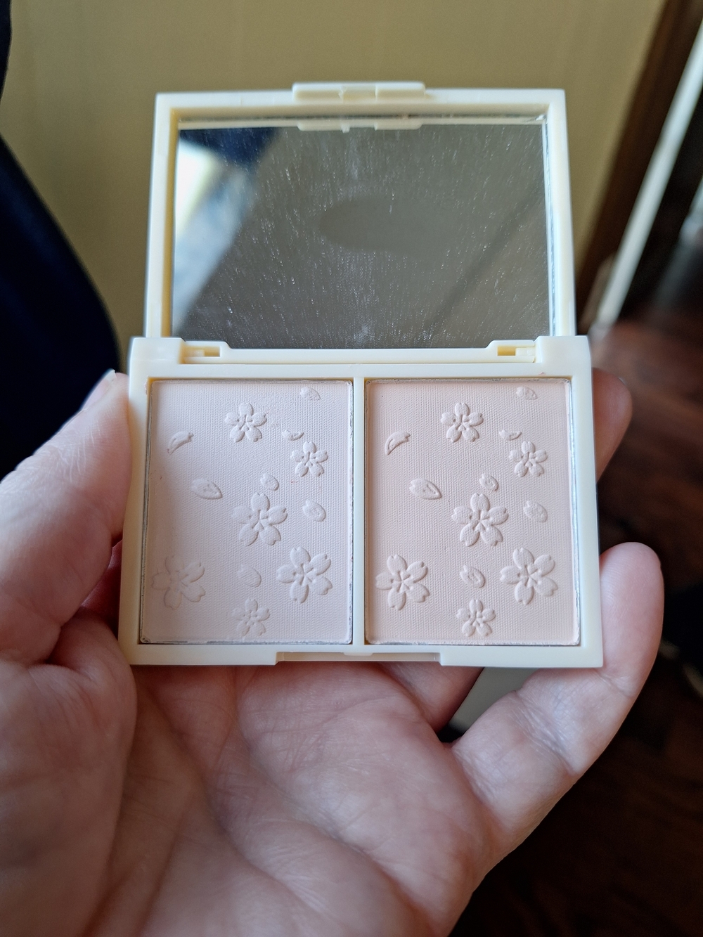 Pressed Powder - Picture 3 of 9